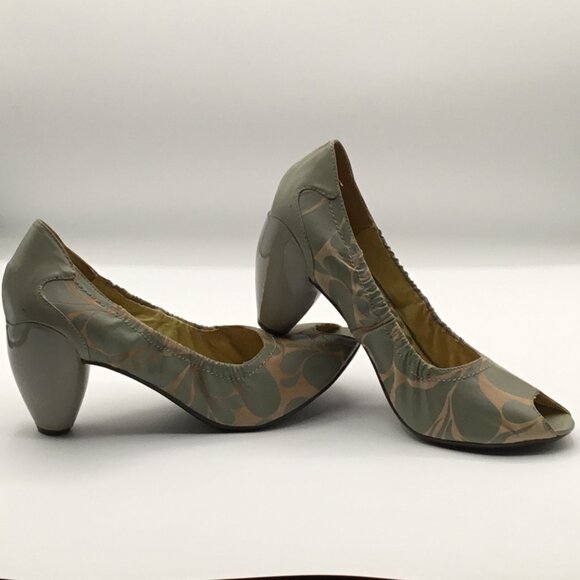 JUMP for the People Shoe - Picture 4 of 6